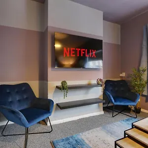 Stylish Base On Abbeydale Road Apartment
